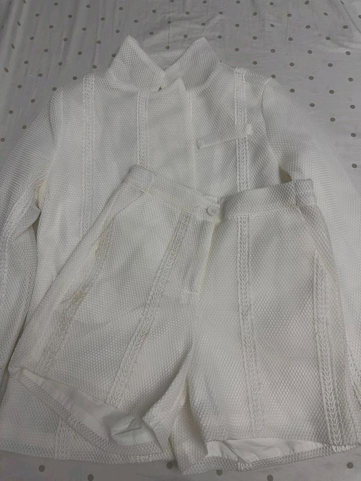 Продам костюм пиджак с шортами