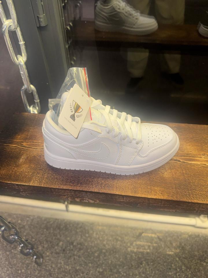 Nike джорданы