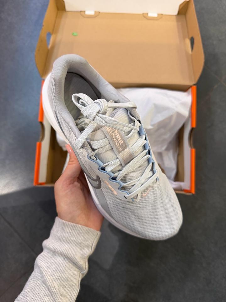 Женские кроссовки Nike
