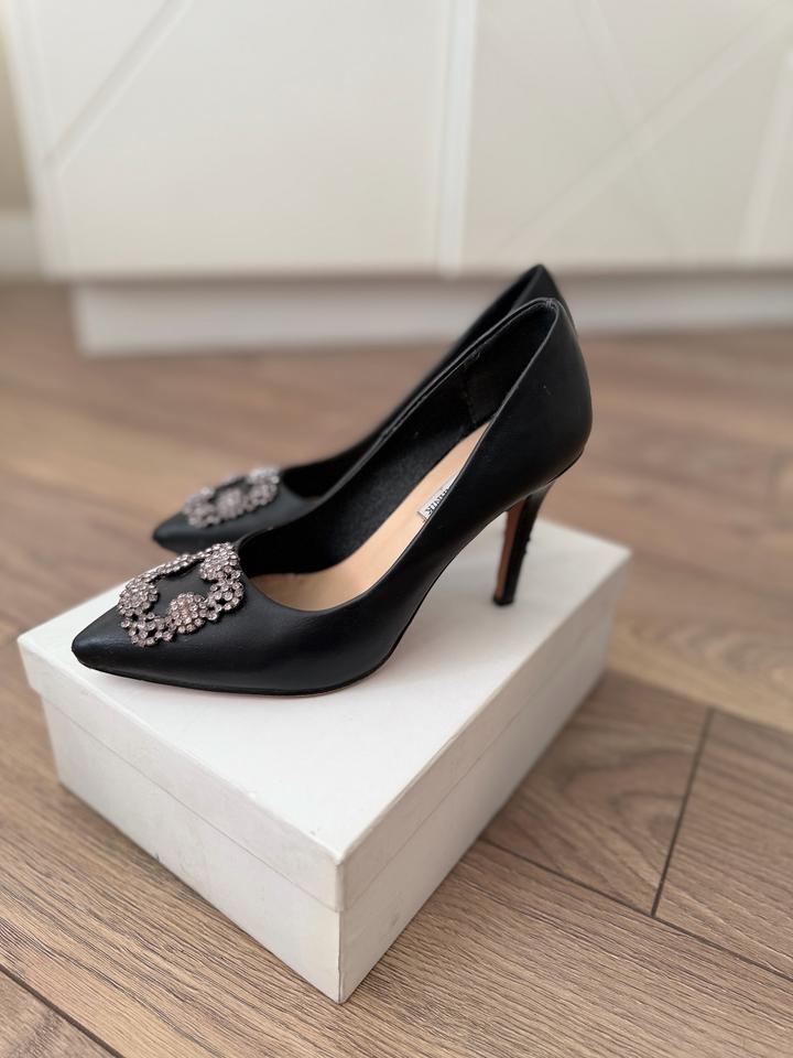 Черные кожаные туфли MANOLO BLAHNIK