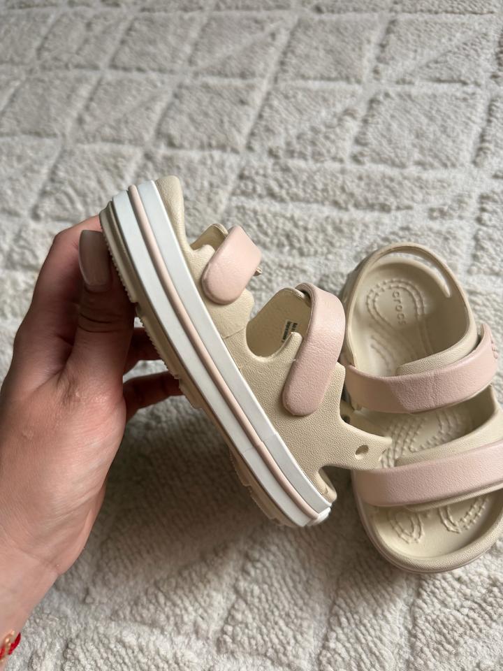 Сандалии crocs