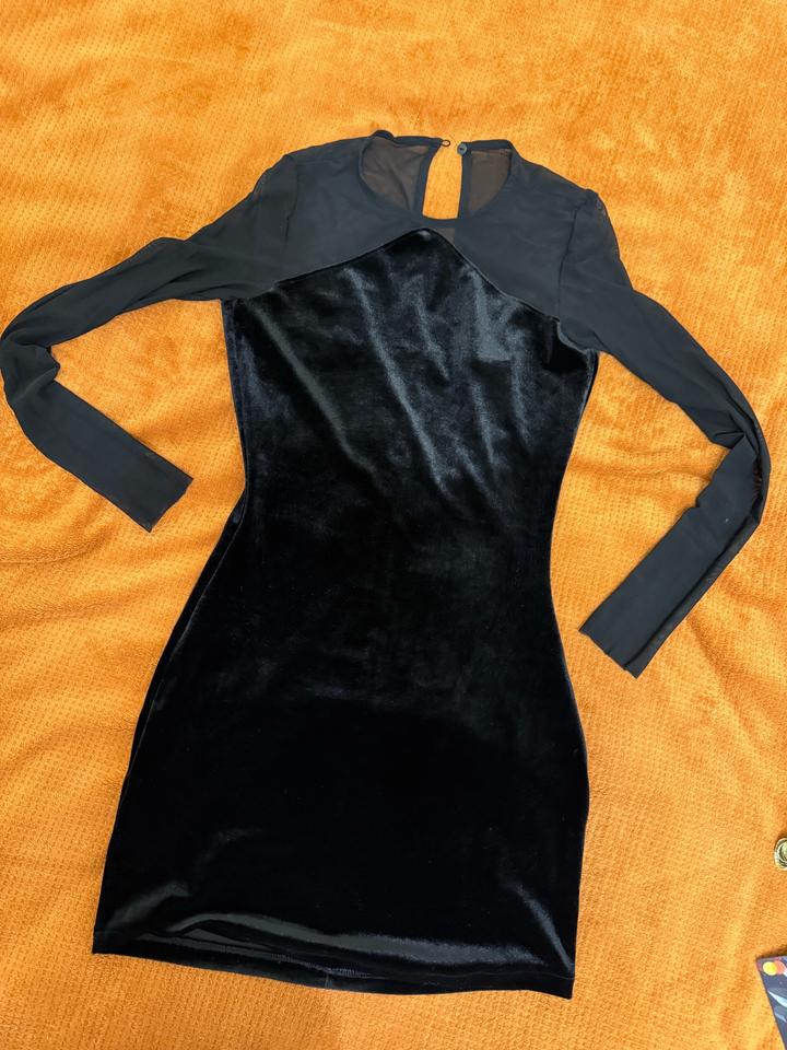 Велюровое платье Mango