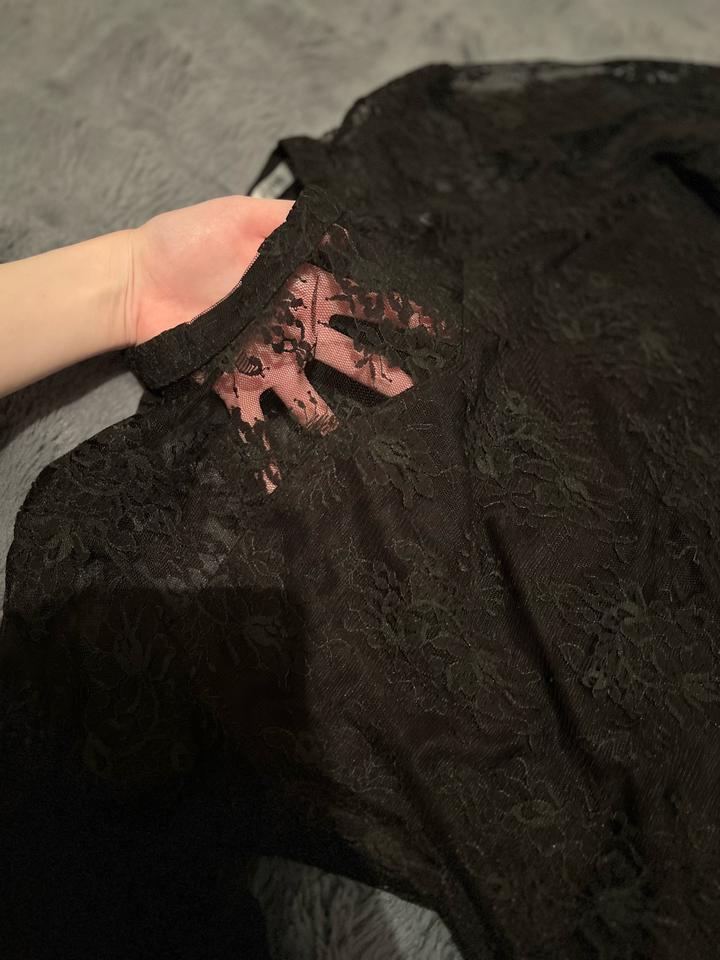 Кофта с кружевами