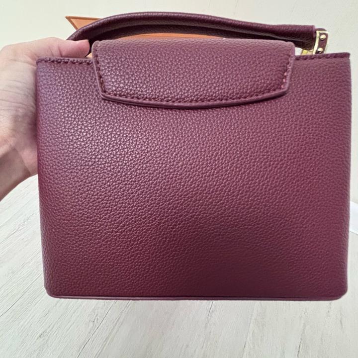 ✨ Louis Vuitton ✨Элегантная сумка Louis Vuitton в роскошном бордовом цвете.
