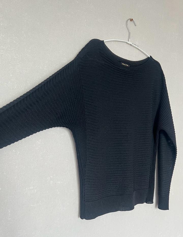 Черная кофта Massimo Dutti