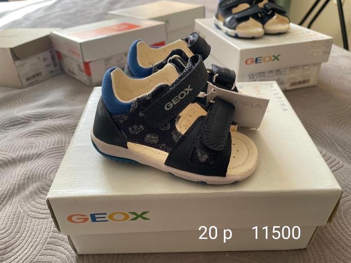 Детские сандалии от бренда Geox, Clarks