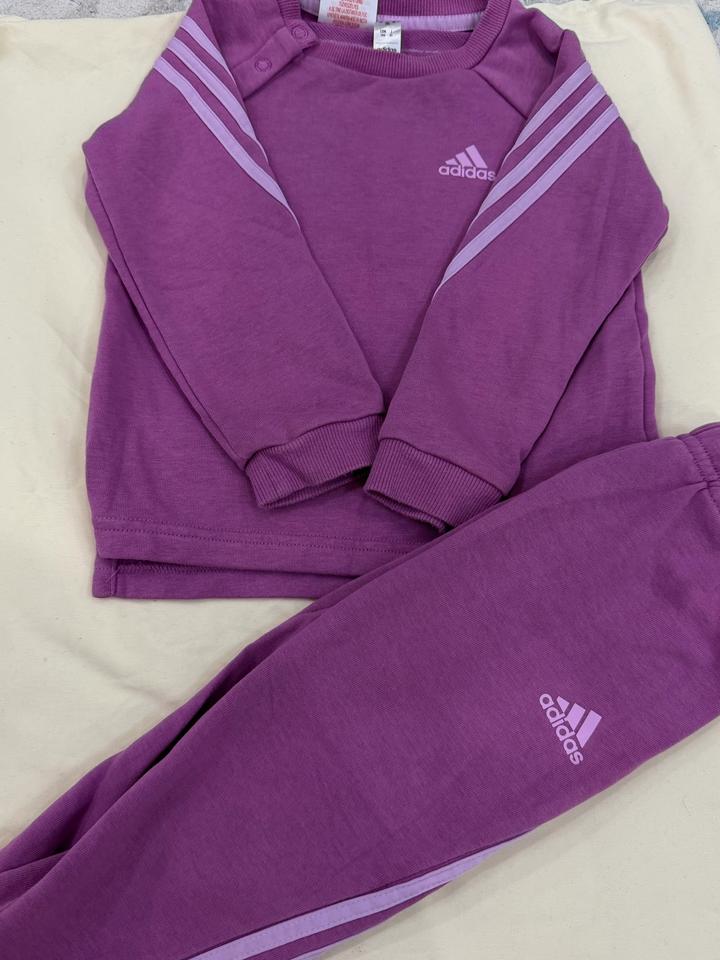 Спортивный Костюм для девочки Adidas.
