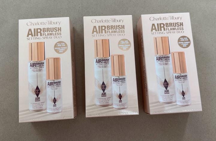 Charlotte Tilbury Airbrush Flawless setting spray Duo,.