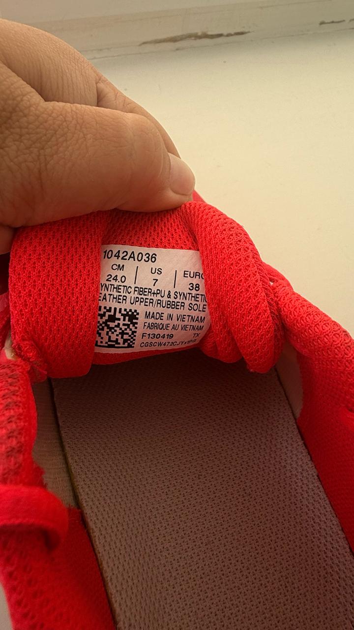 Кроссовки asics