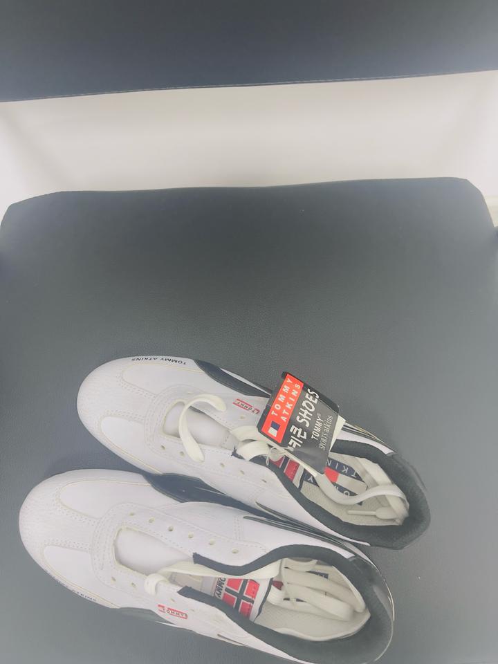 Кроссовки Tommy