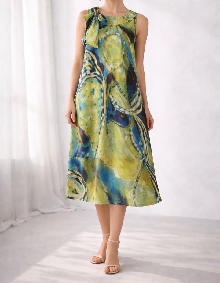 Лёгкое летнее платье с ярким дизайнерским принтом