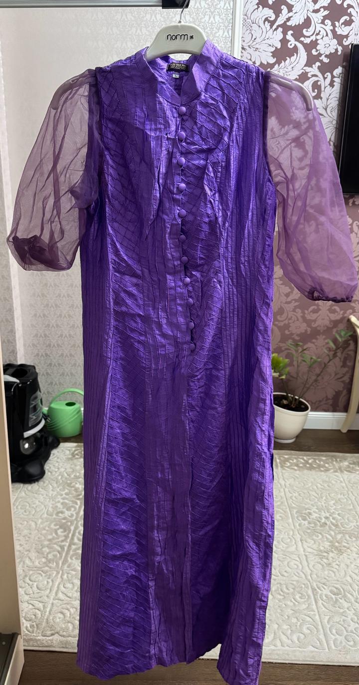 сиреневое нежное платье