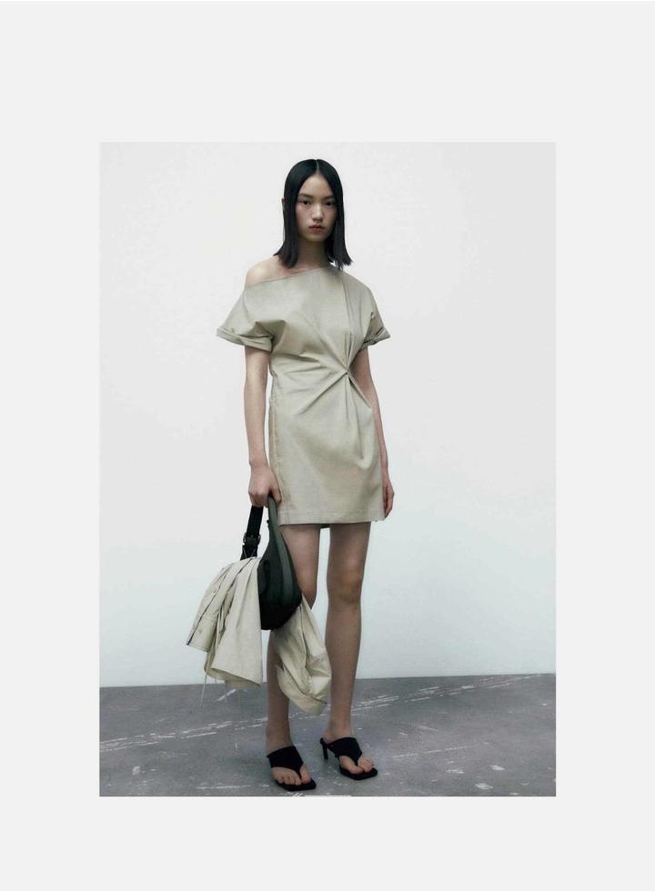 Платье на одно плечо Zara