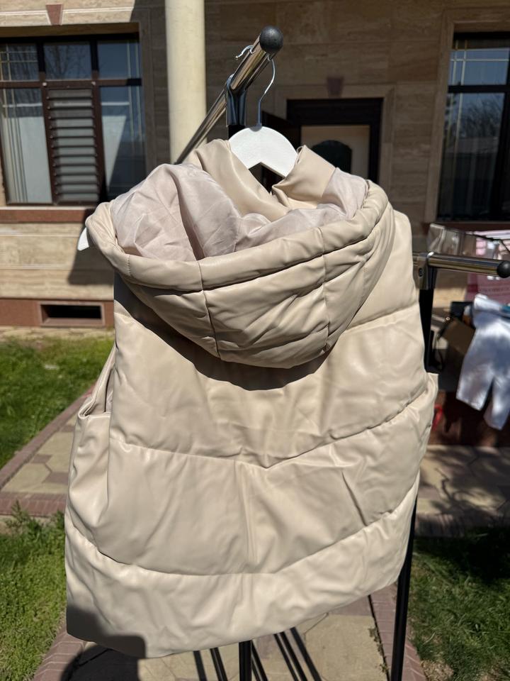 Новая безрукавка кожаная Зара