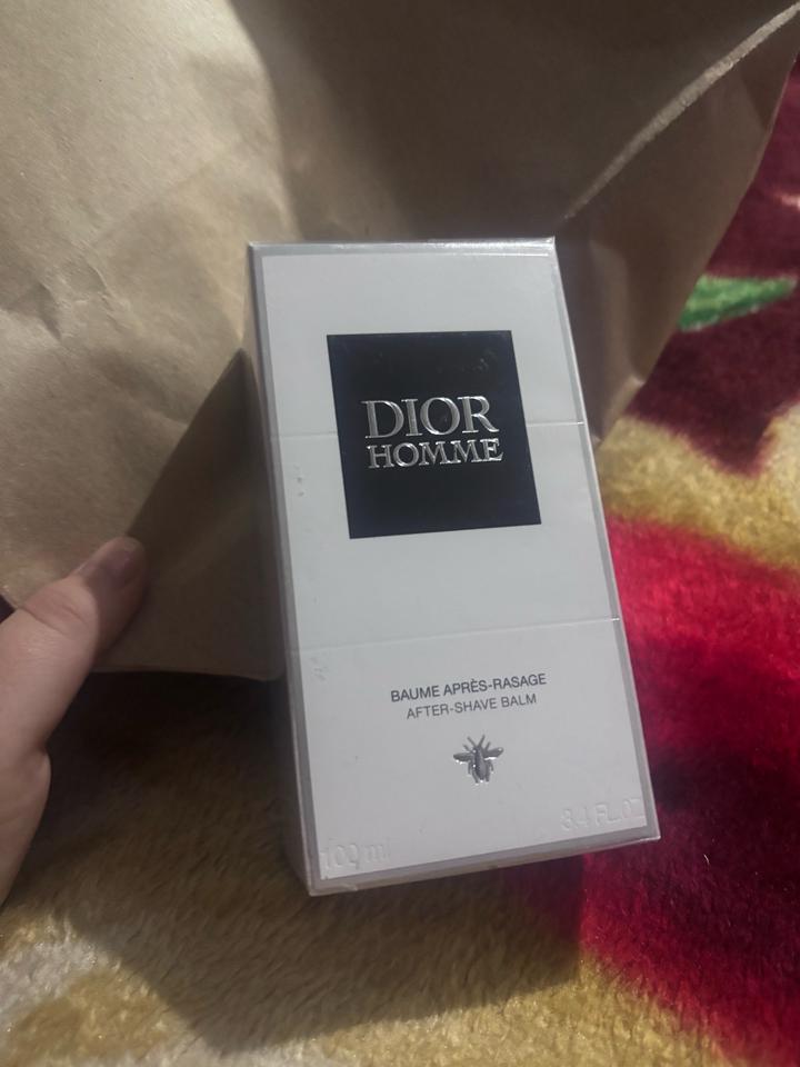 мужской парфюмированный лосьон после бритья Dior Homme во флаконе объемом 100 мл