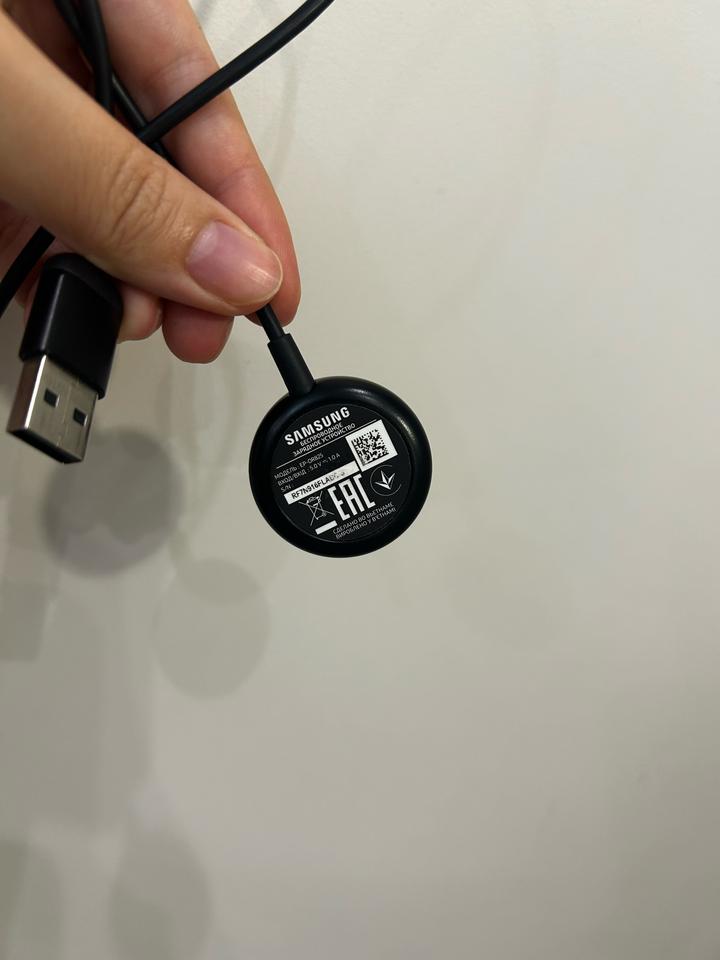 Розовые часы Samsung Galaxy Watch 3