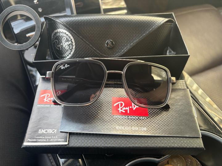 Солнцезащитные очки Ray.Ban