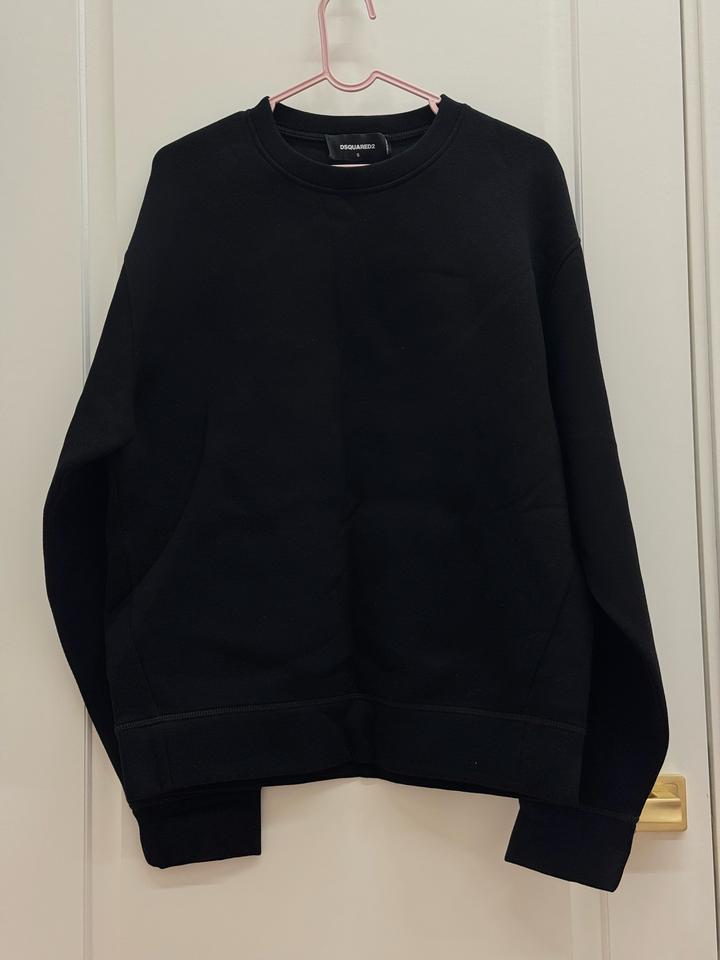 классический мужской свитшот Dsquared2 из коллекции Cool Fit и брюки