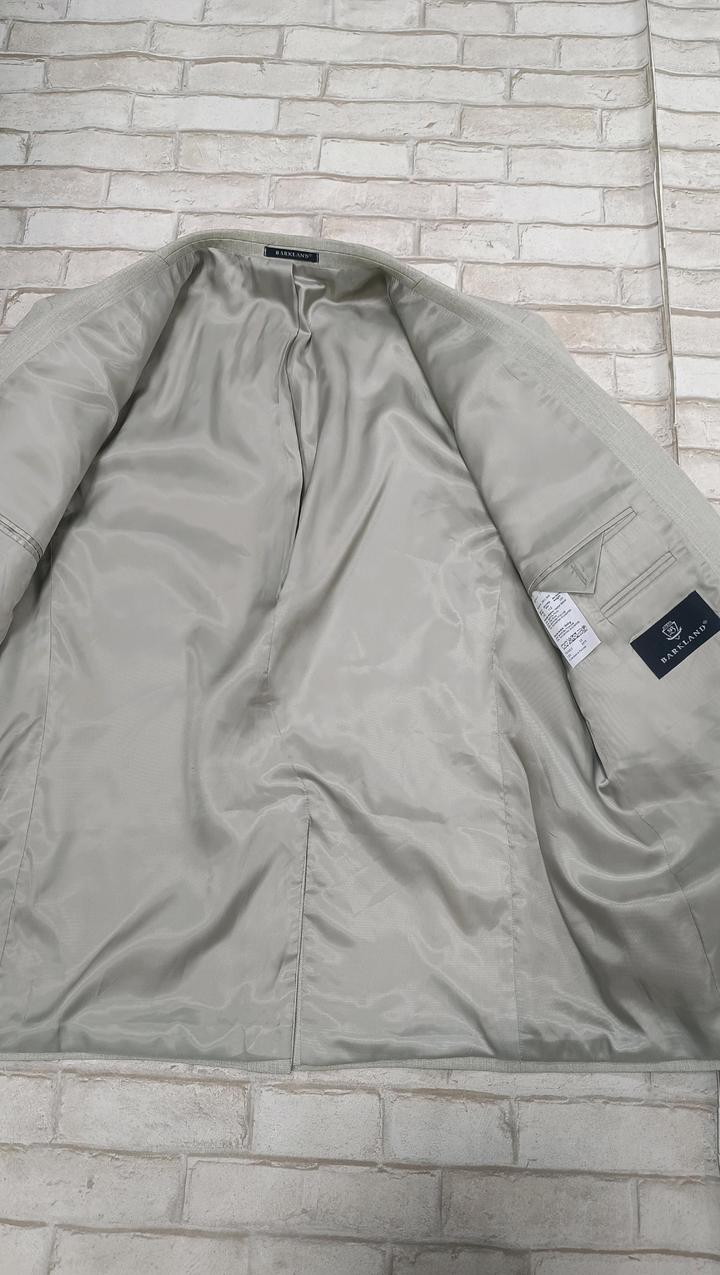 Мужской костюм двойка светлого цвета