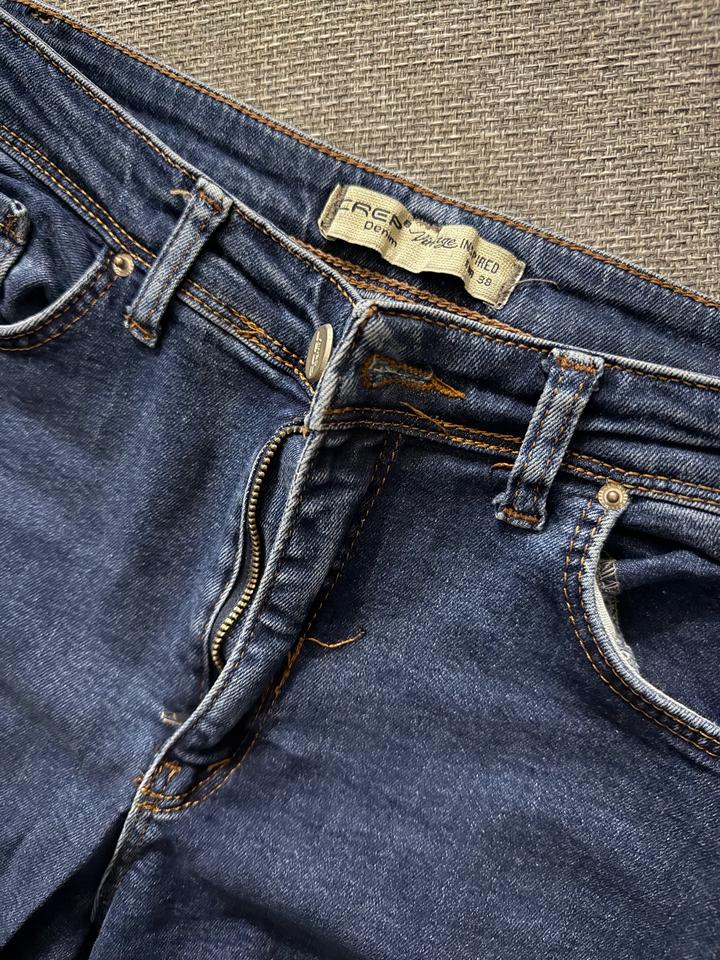 Футболка, кофточка, джинсы