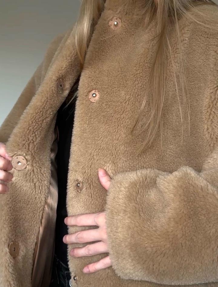 Плюшевый бомбер Zara