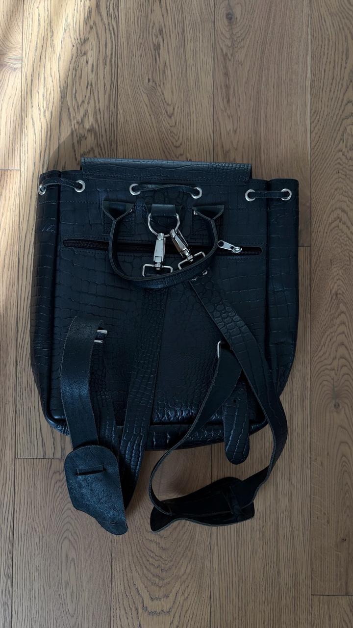 Кожаный рюкзак