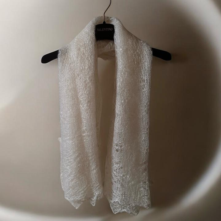 Пуховый, ажурный оренбургский платок