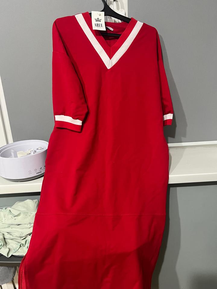 Красное платье