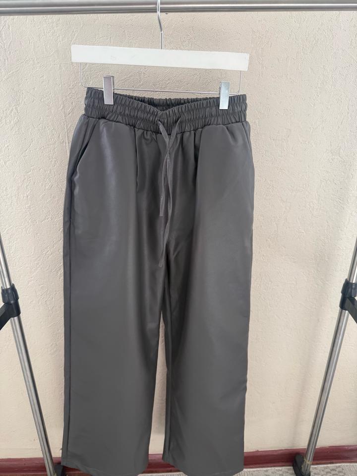 Брюки из эко кожи