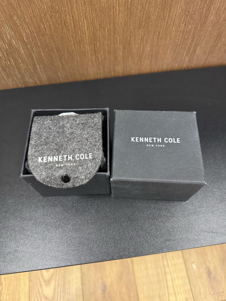 Часы Kenneth Cole
