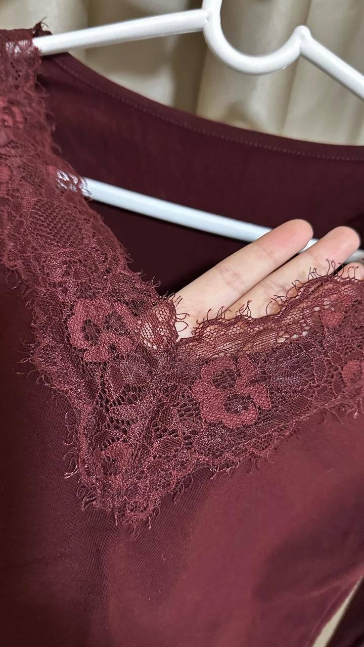 бордовый лонгслив