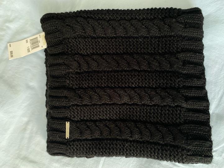 Чёрный вязаный снуд Michael Kors
