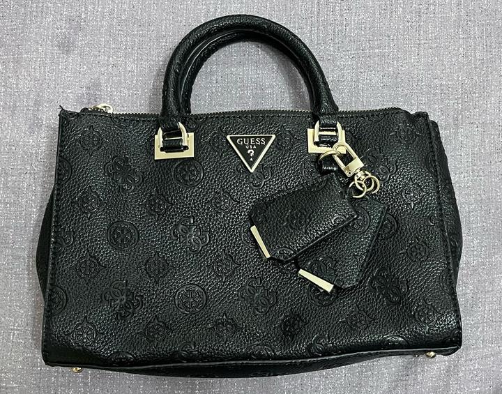 Сумка Guess