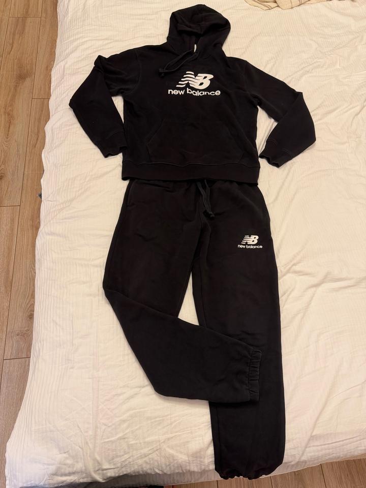 Спортивный костюм New Balance