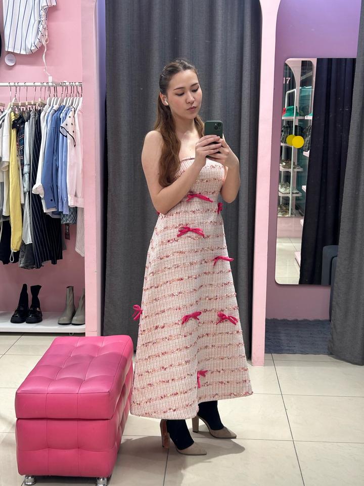 Розовое платье