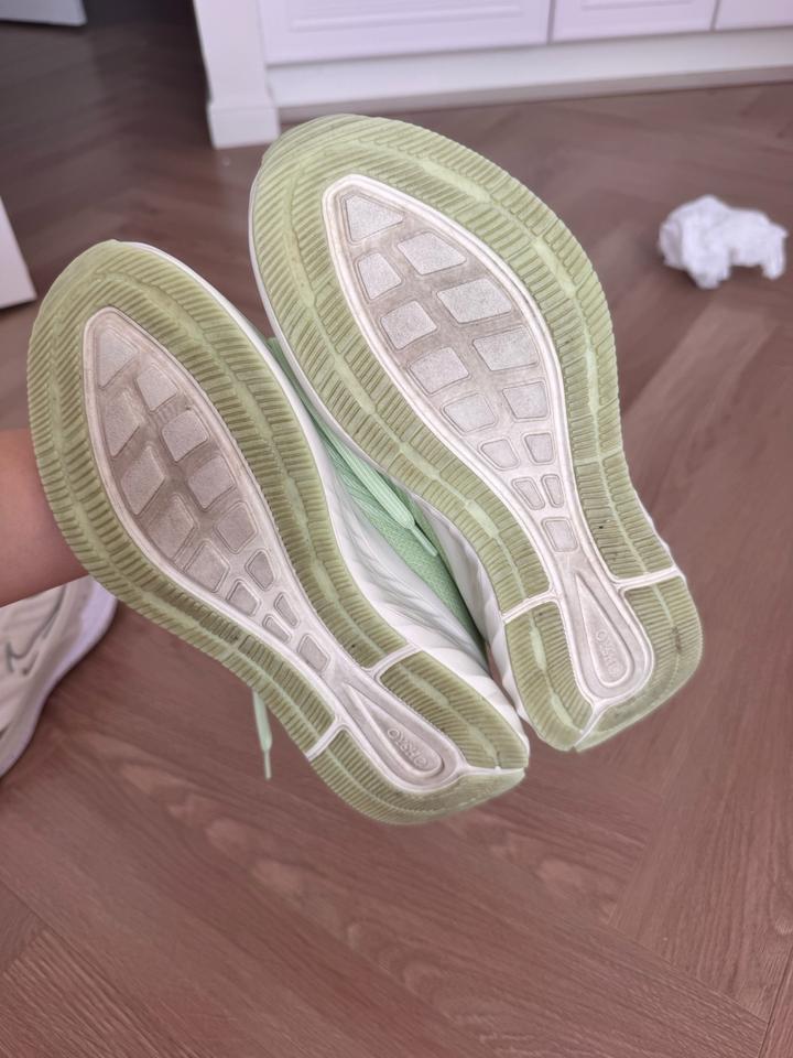 Кроссовки для спорта