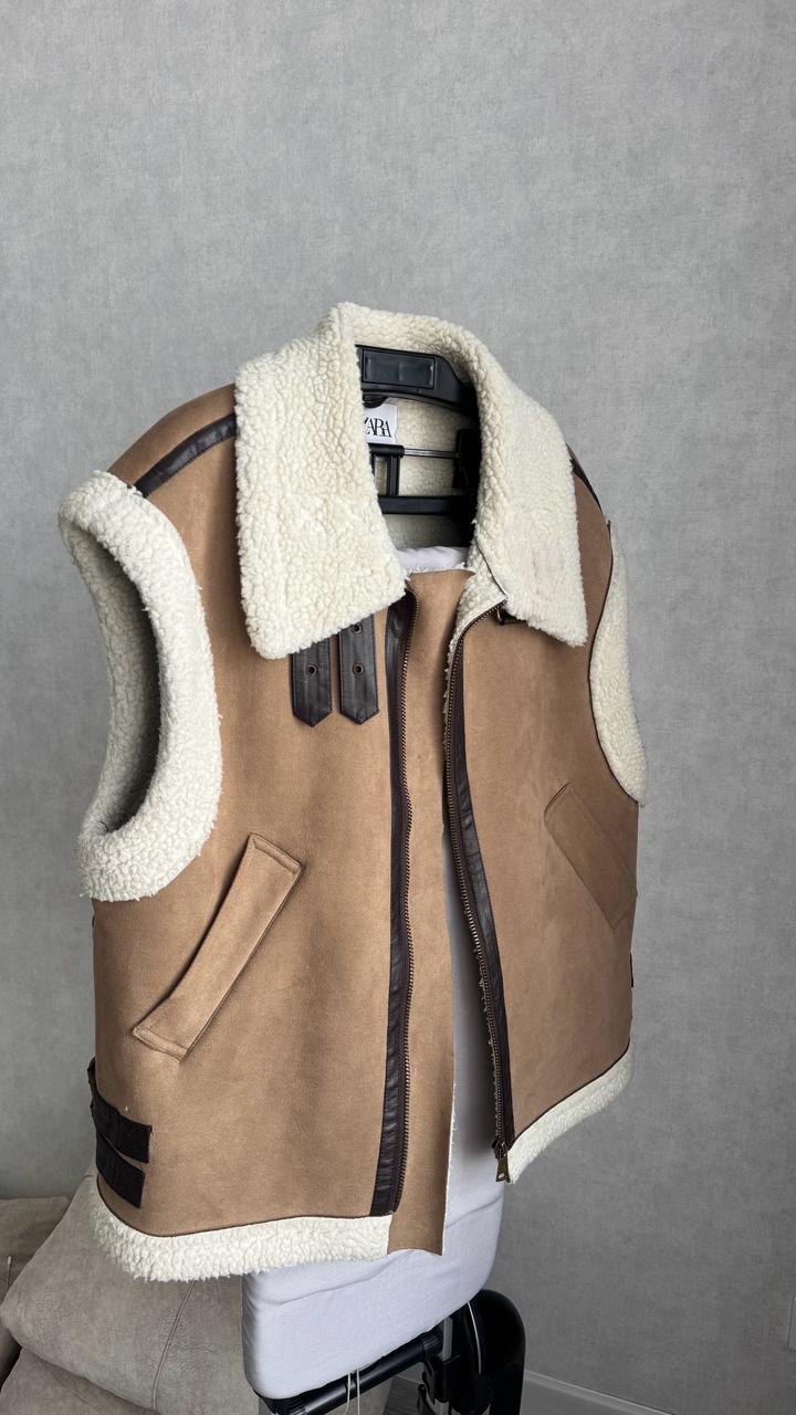 Безрукавка Zara