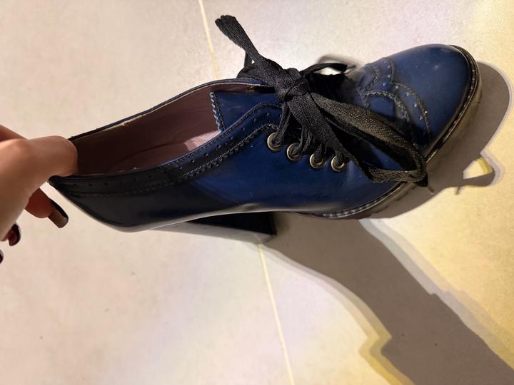 ботильоны на толстом каблуке с платформой и шнуровкой