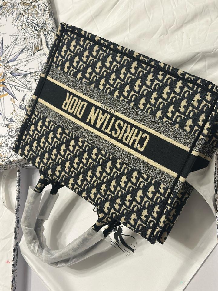 Dior самка