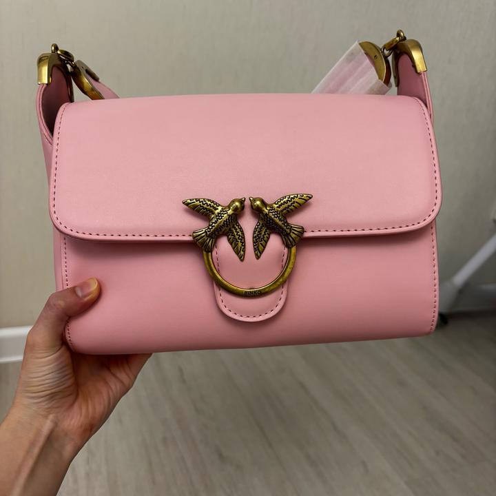 Розовая сумка от Pinko