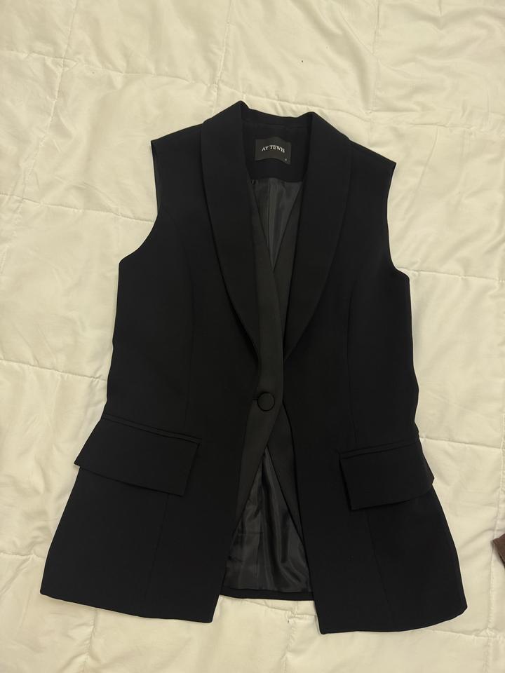 Жилетка стильная