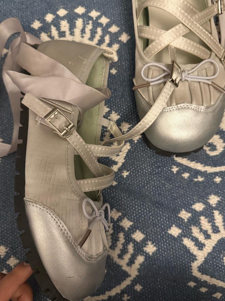 Балетки на завязках