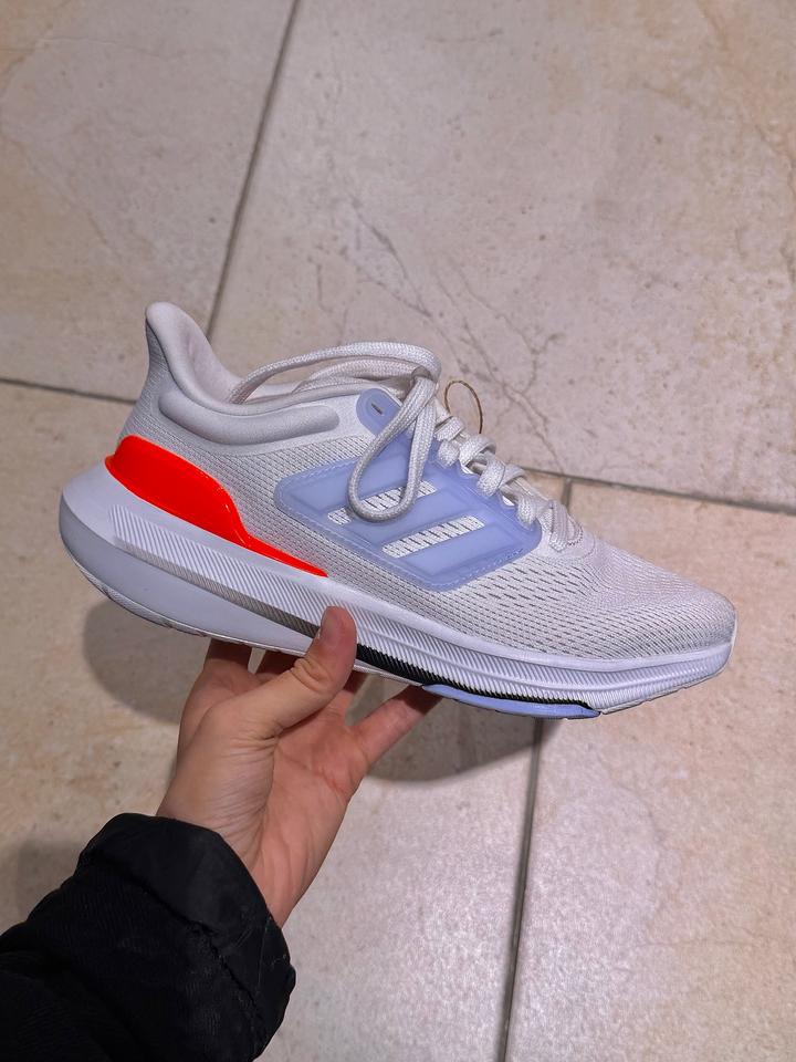 Кроссовки adidas