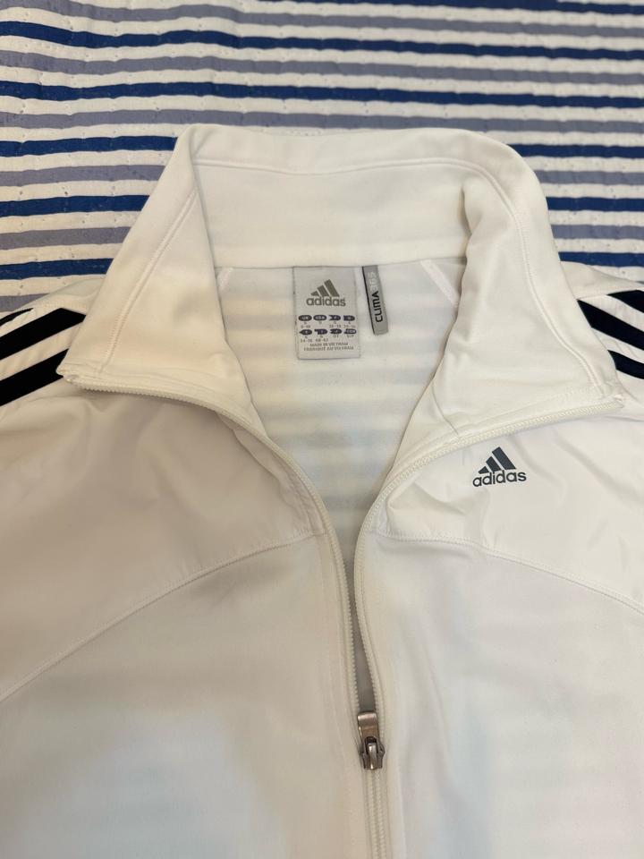 Белая ветровка Adidas