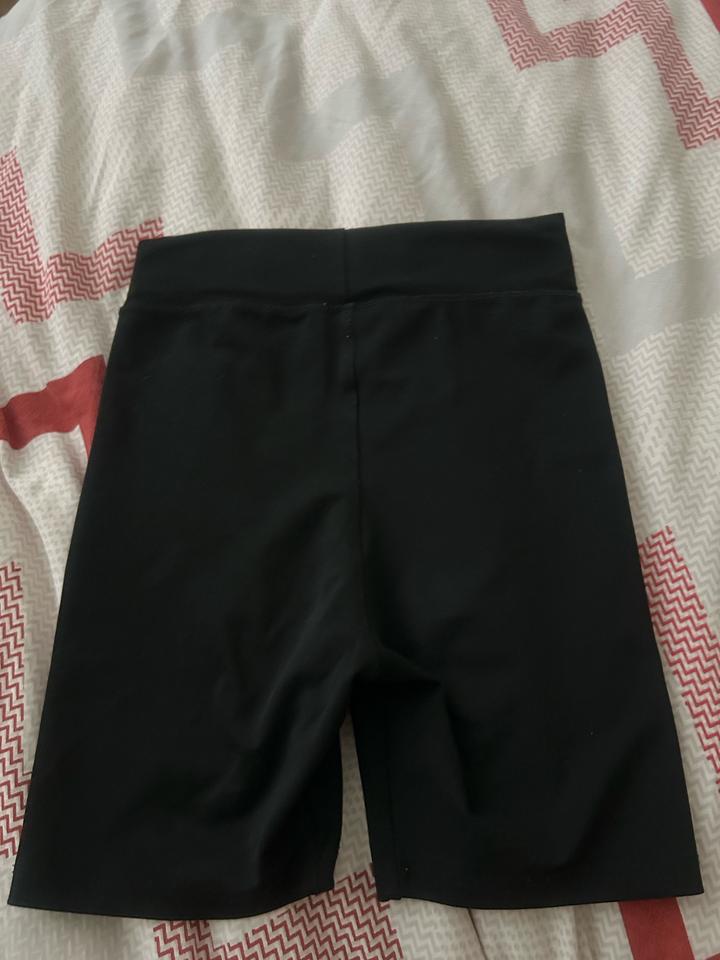 Черные спортивные шорты Nike