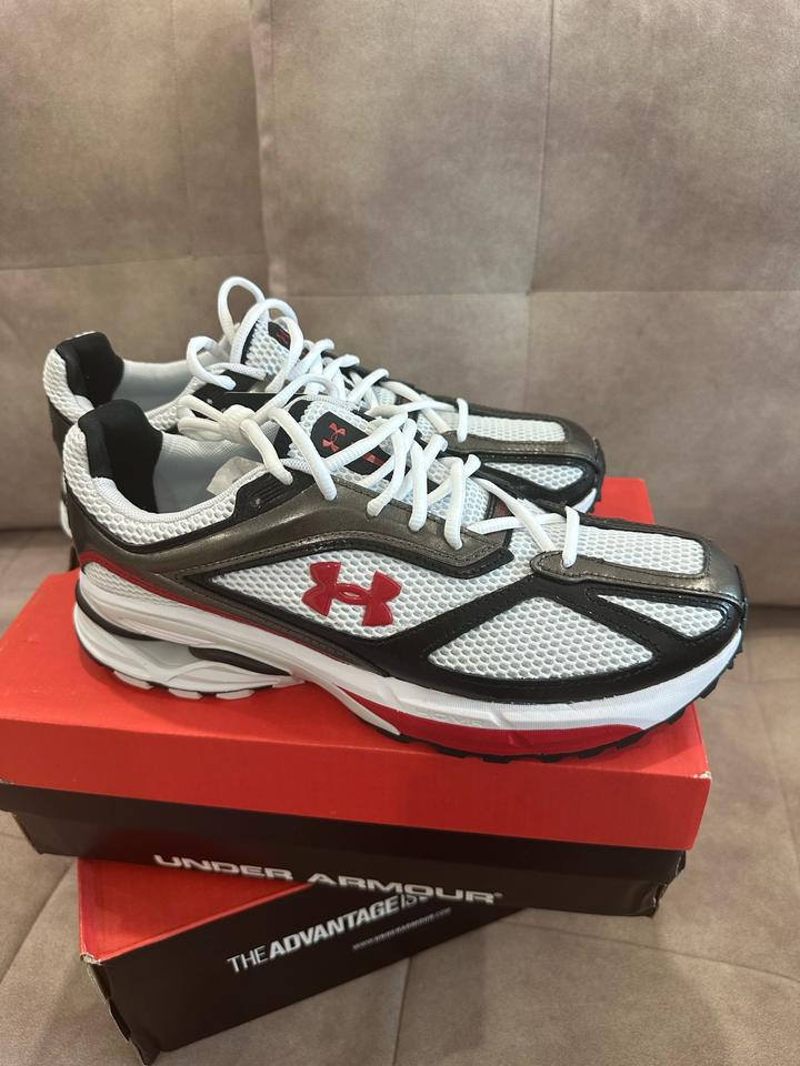Кроссовки Under armour