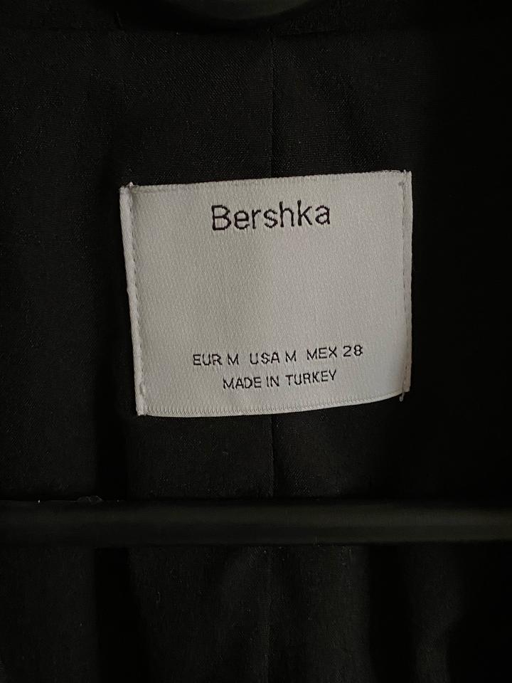 Кастомный пиджак Bershka