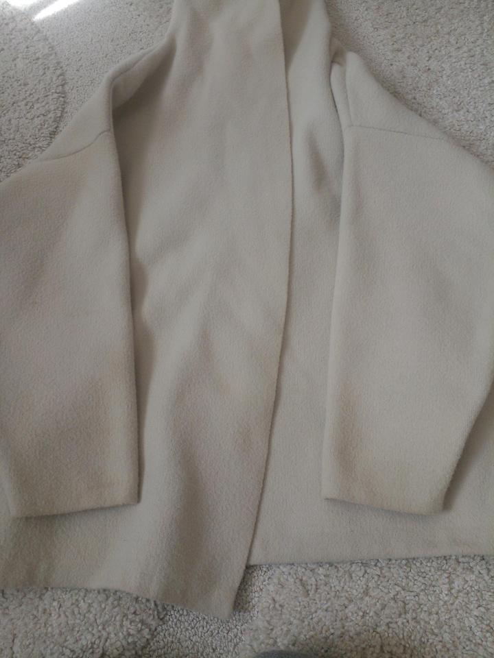 полупальтос капюшоном Brusnika