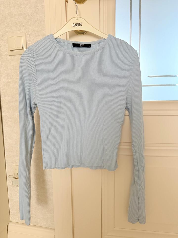 Кофточка легкая на весну