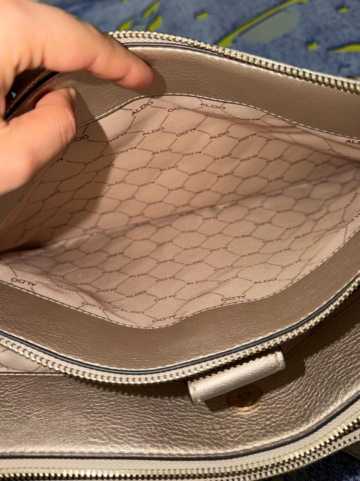 Золотистая сумка Aldo
